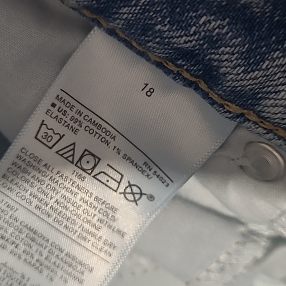 Item #14 Women's Jean Skirt sz 18. - Picture 2 of 4